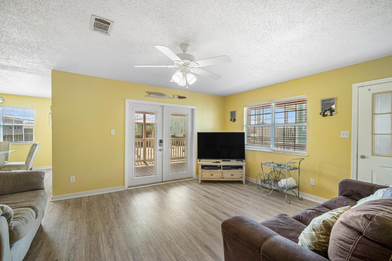 Coral Breeze By Albvr - Pet Friendly 3br, 2ba House - Just Steps To The Holiday home *