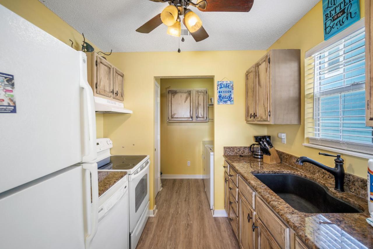 Coral Breeze By Albvr - Pet Friendly 3br, 2ba House - Just Steps To The * Fort Morgan